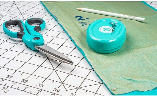 5+ Best Sewing Scissors In 2023 [& Full Care Guide]