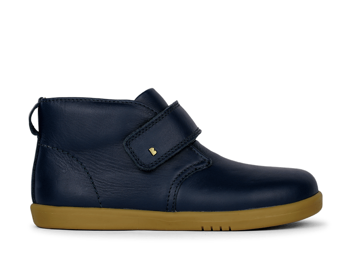 A Basic Guide To Weather-Appropriate Boys Shoes And Clothes