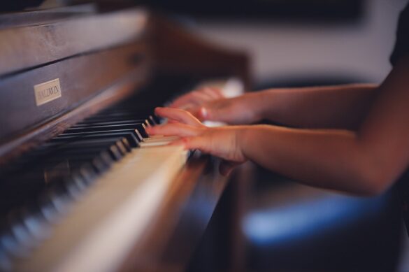 How to Introduce Piano Lessons to Your Child A Beginner's Guide
