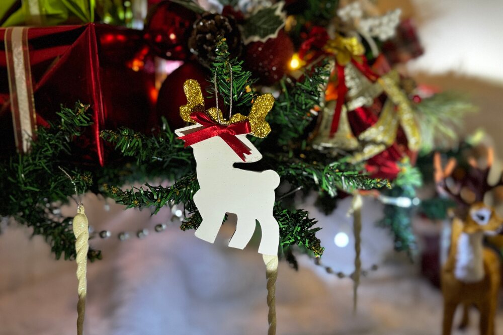 DIY REINDEER CHRISTMAS TREE ORNAMENT