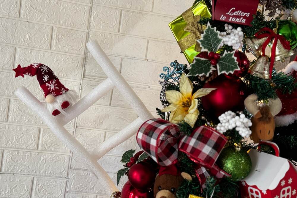 DIY STYROFOAM LADDER CHRISTMAS TREE ORNAMENT Complete