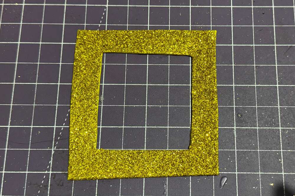 DIY photo frame is ready to add picture