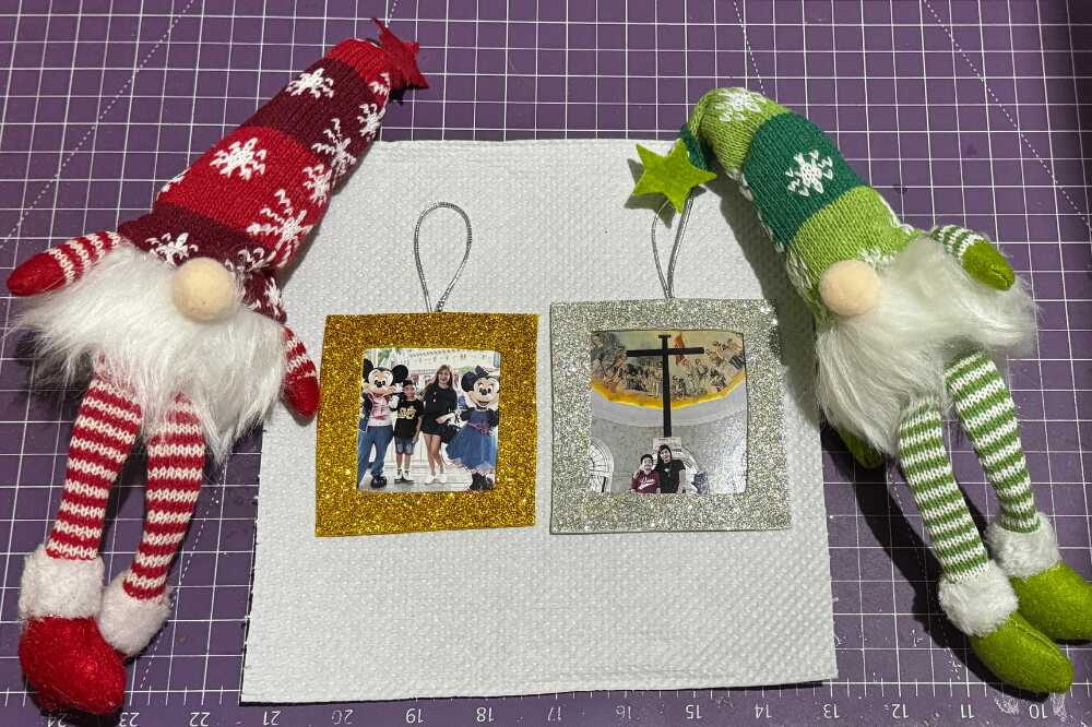Voila! Your DIY photo frame is ready