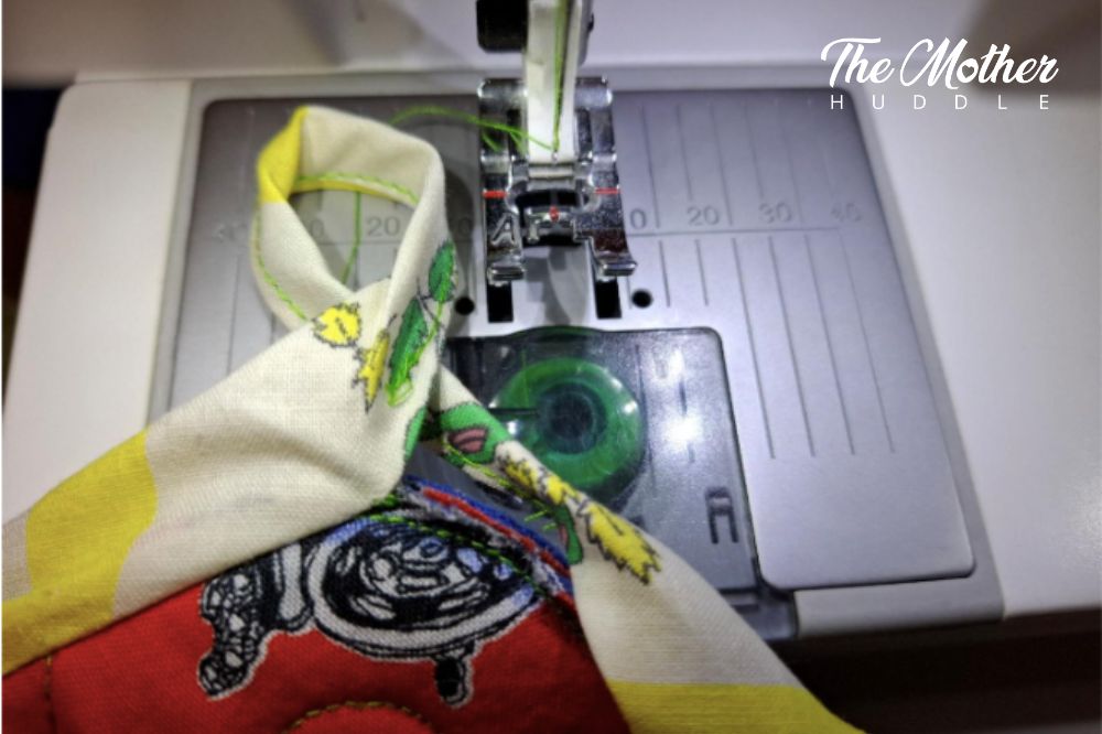 DIY Autumnal Pot Holders Pumpkin Step 7 - Fold in the center