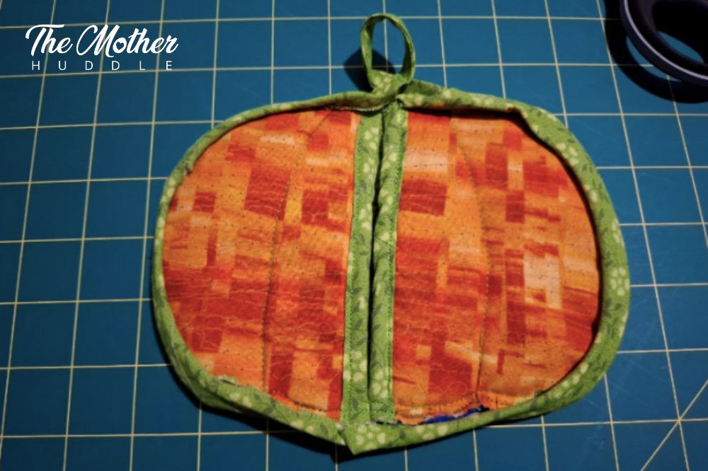 DIY Autumnal Pot Holders Pumpkin Step 8 - folded edges